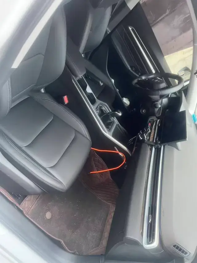 2025 GEELY EMGRAND thumbnail 4