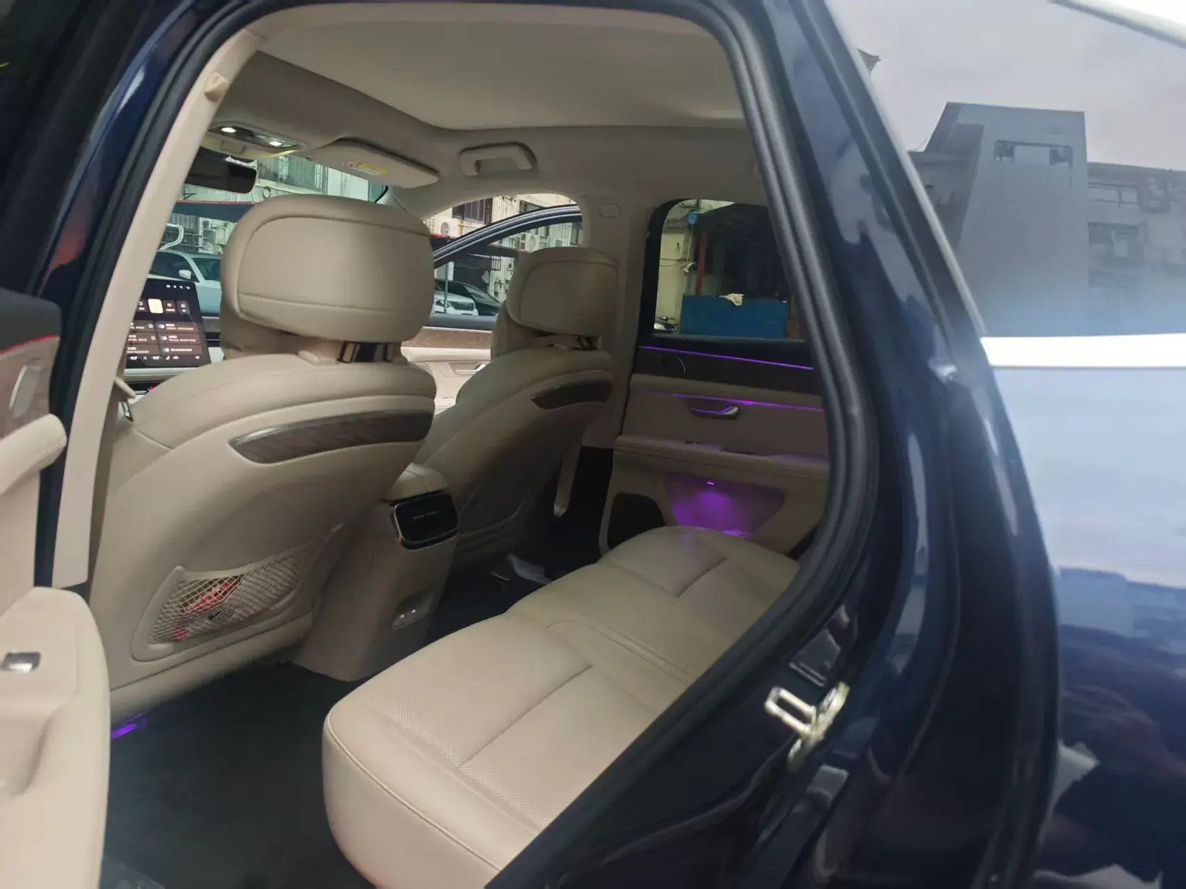 2022 AITO AITO thumbnail 3