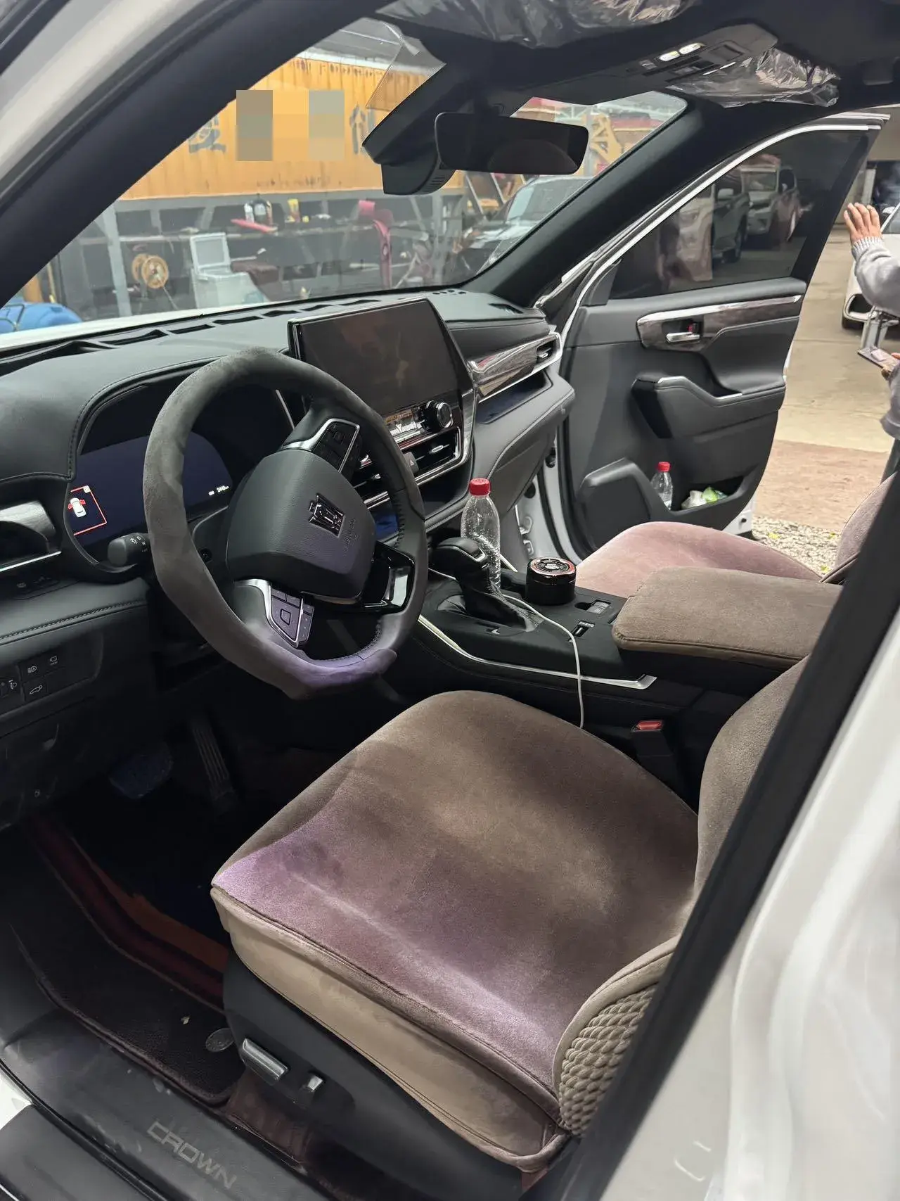 2024 TOYOTA CROWN thumbnail 3