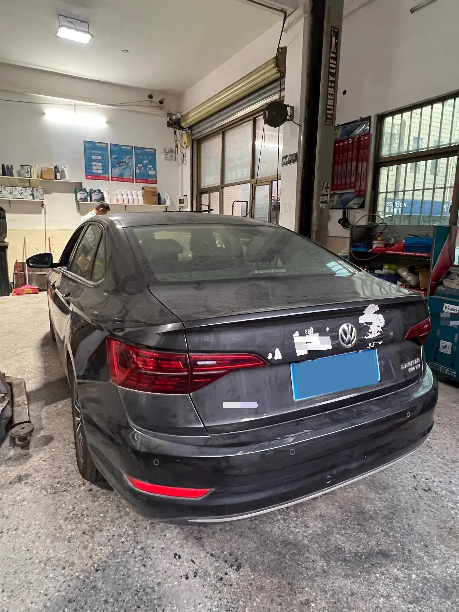 2019 VOLKSWAGEN SAGITAR thumbnail 3