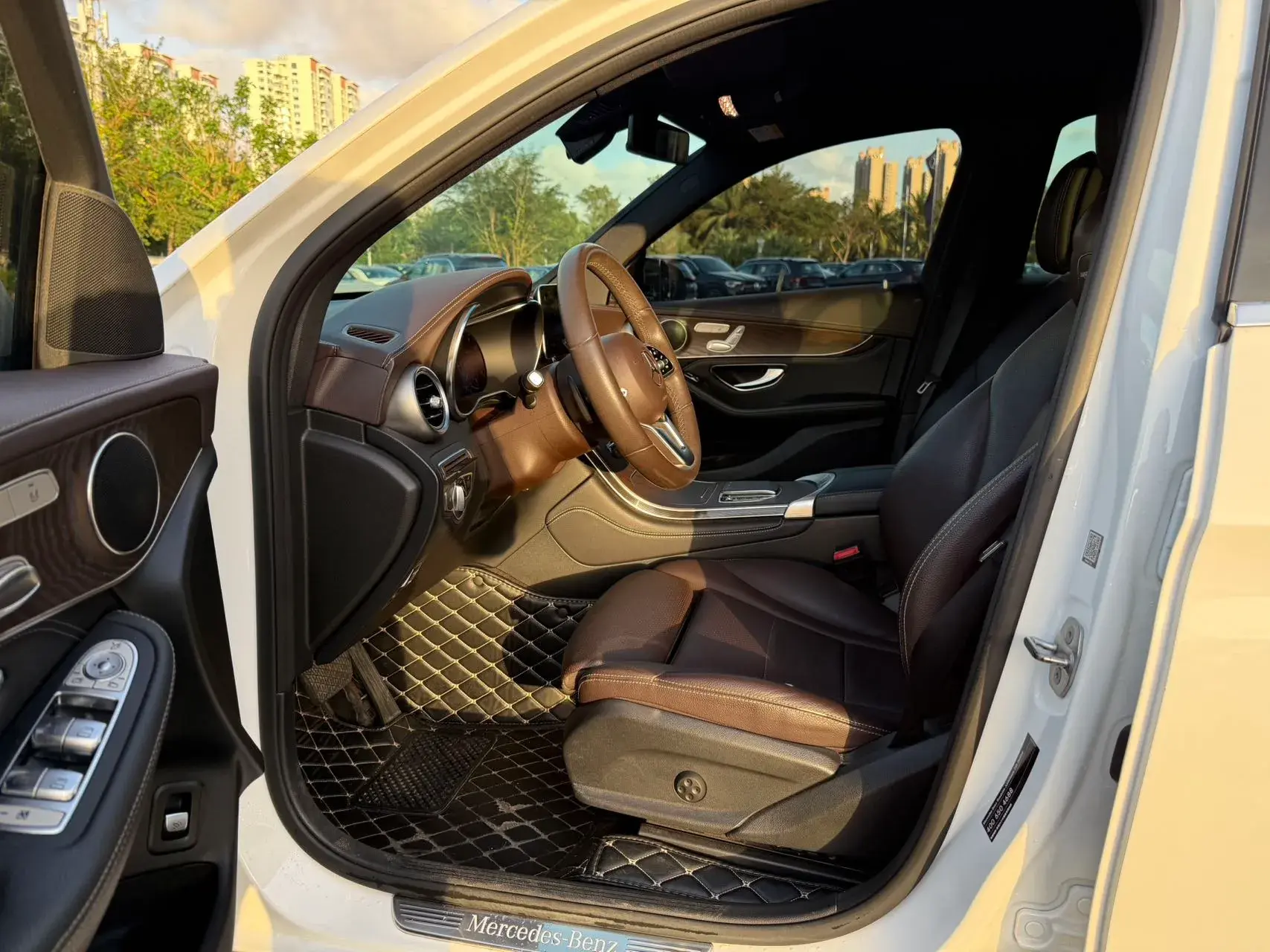 2020 MERCEDES-BENZ GLC thumbnail 4