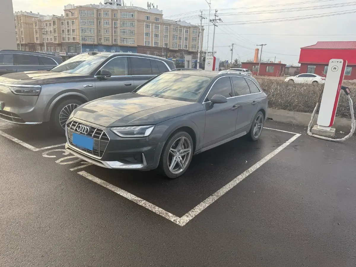 2023 Audi A4 2.0T 265HP L4 7DCT