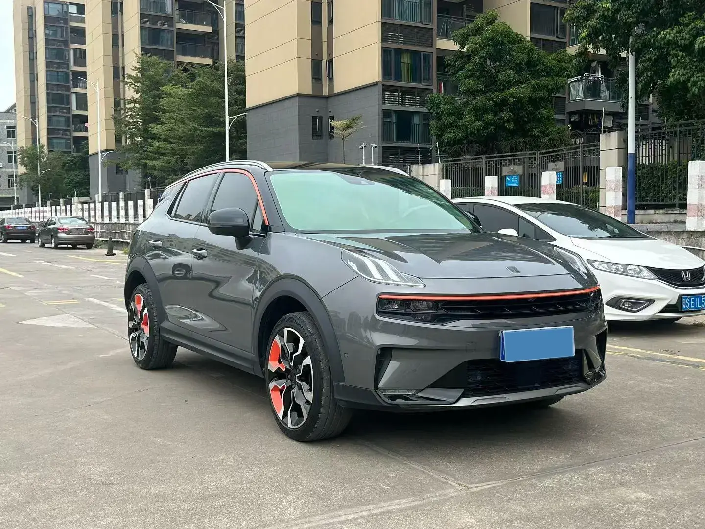 2020 LYNK&CO 06 thumbnail 3