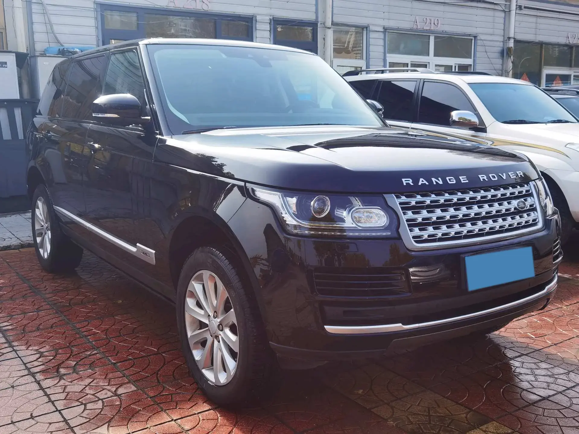 2017 LAND ROVER thumbnail 3