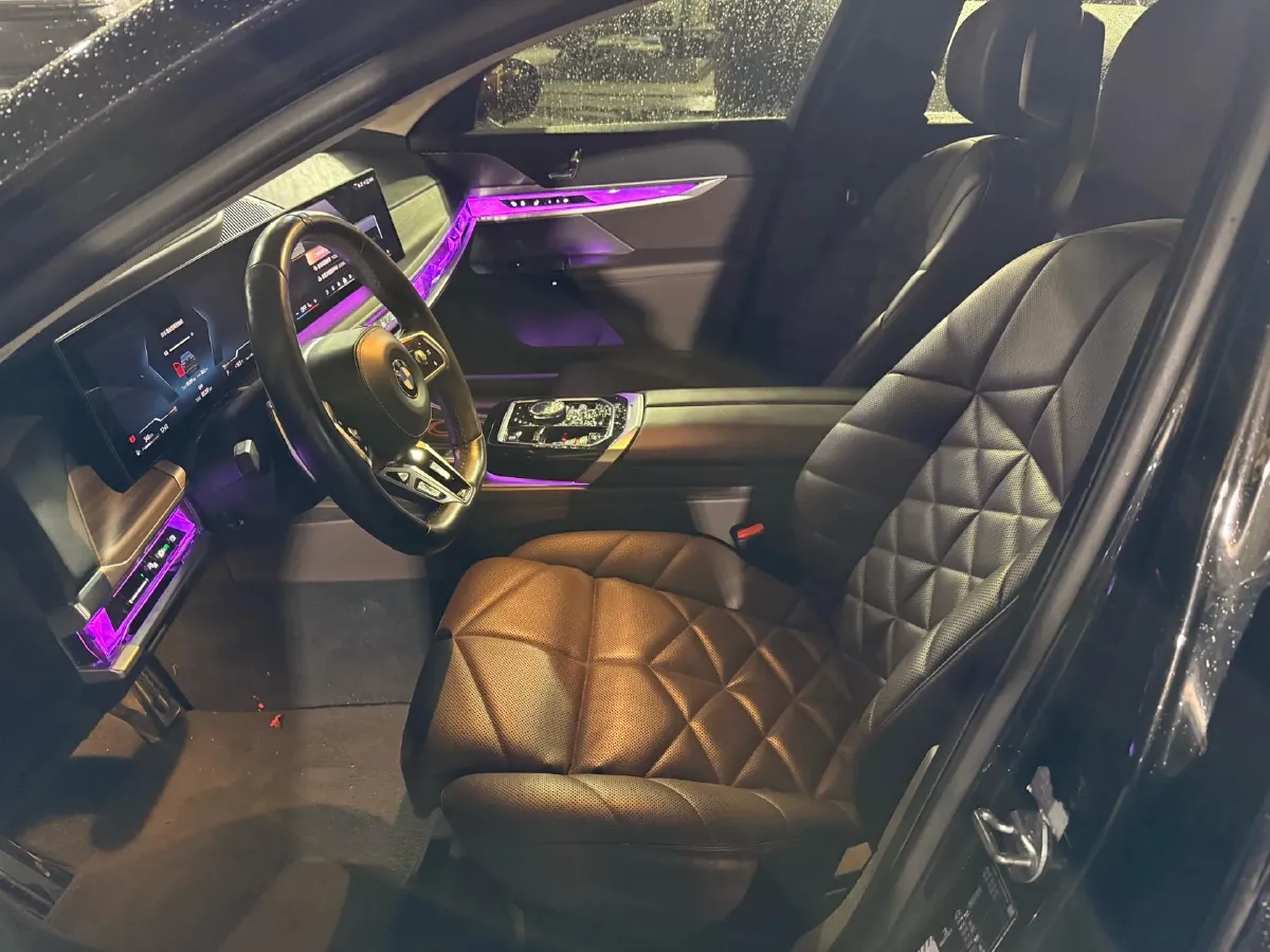 2023 BMW 7 Series 3.0T 381HP L6 8AT,autocango,china used car exporter,china ev exporter,chinese used car exporter,chinese used ev exporter