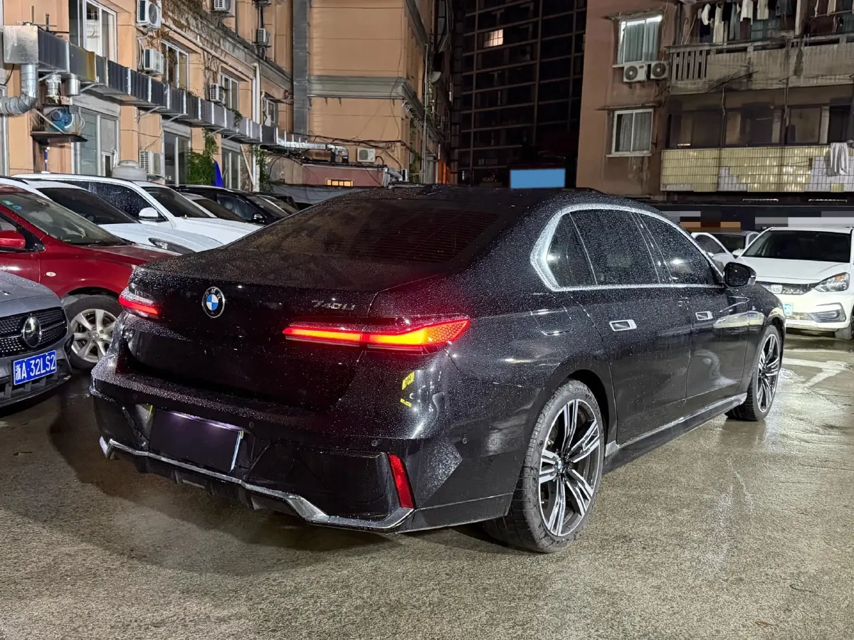 2023 BMW 7 Series 3.0T 381HP L6 8AT,autocango,china used car exporter,china ev exporter,chinese used car exporter,chinese used ev exporter