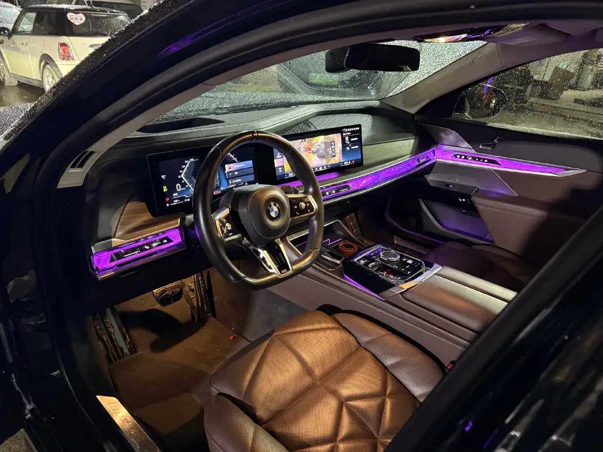 2023 BMW 7 Series 3.0T 381HP L6 8AT,autocango,china used car exporter,china ev exporter,chinese used car exporter,chinese used ev exporter