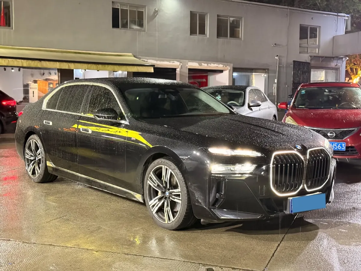 2023 BMW 7 Series 3.0T 381HP L6 8AT,autocango,china used car exporter,china ev exporter,chinese used car exporter,chinese used ev exporter