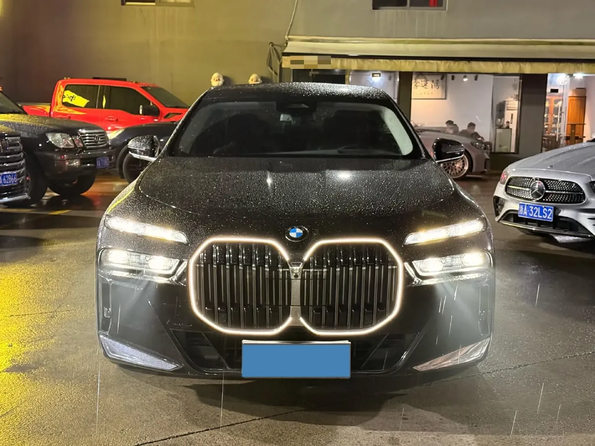 2023 BMW 7 Series 3.0T 381HP L6 8AT,autocango,china used car exporter,china ev exporter,chinese used car exporter,chinese used ev exporter