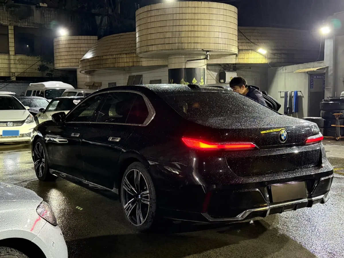 2023 BMW 7 Series 3.0T 381HP L6 8AT,autocango,china used car exporter,china ev exporter,chinese used car exporter,chinese used ev exporter