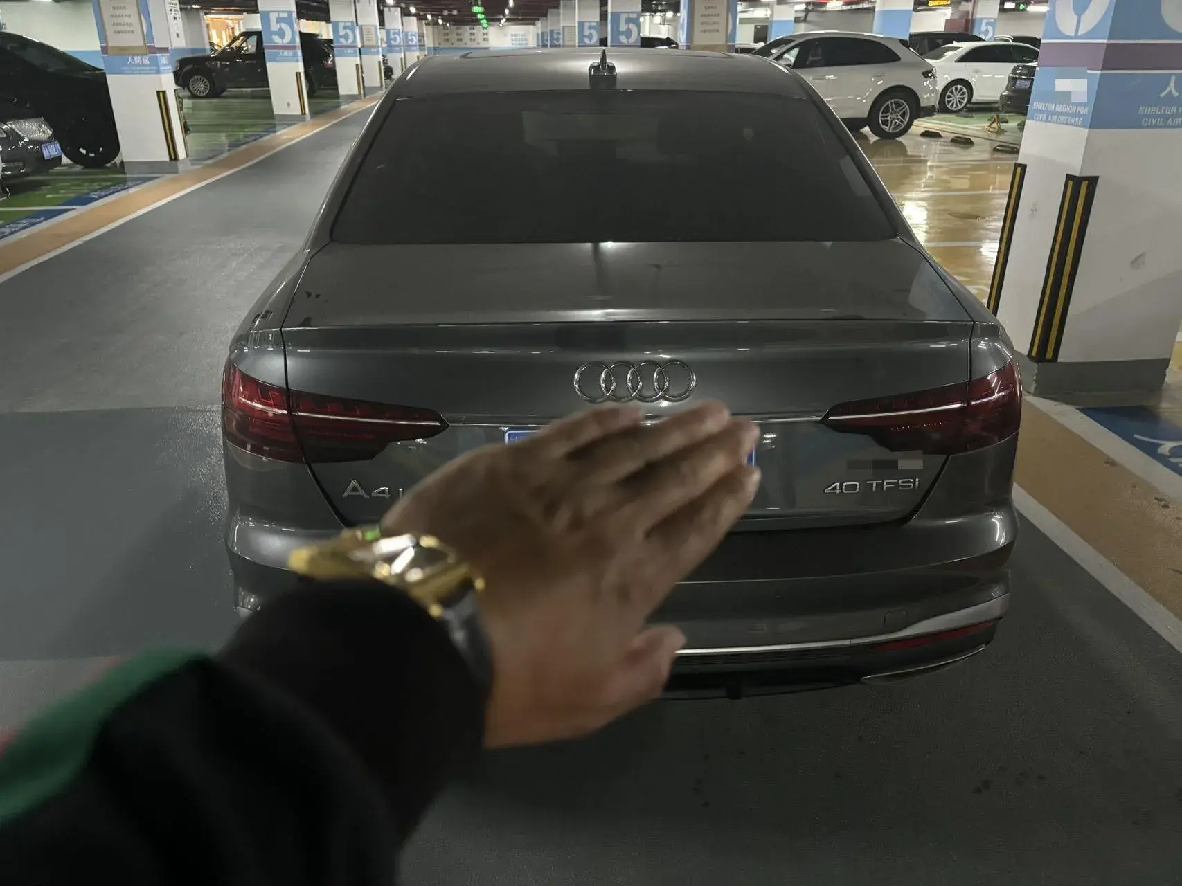 2020 AUDI A4L thumbnail 3