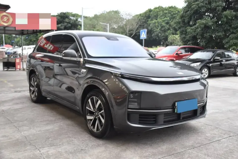 2023 LI L8 thumbnail 3