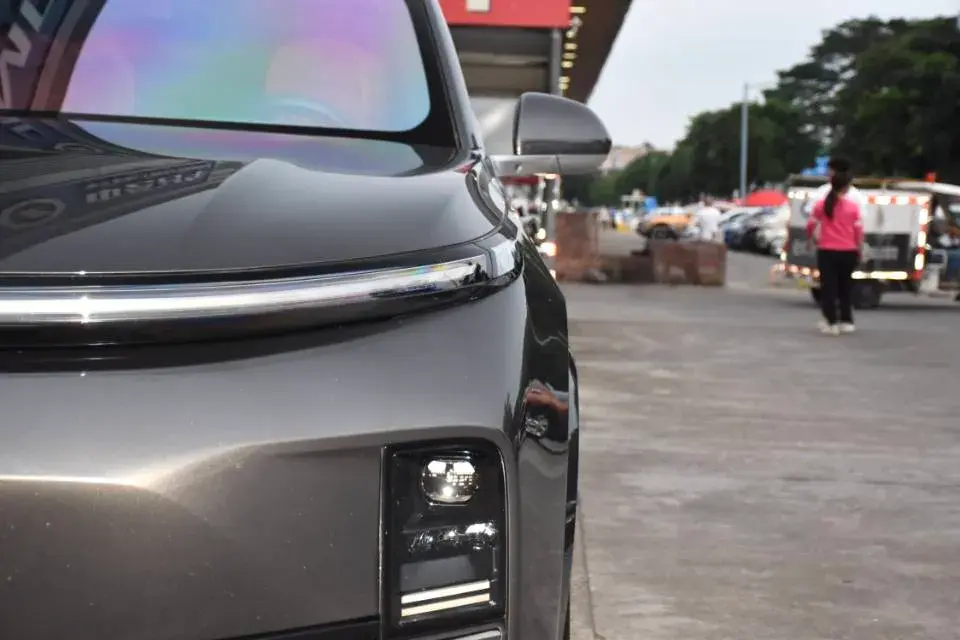 2023 LI L8 thumbnail 4