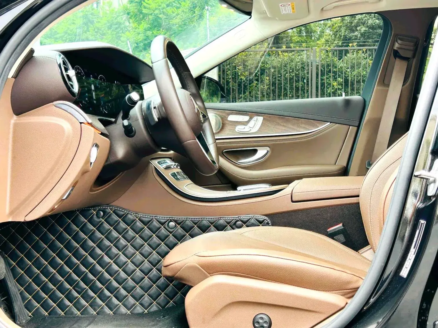 2022 MERCEDES-BENZ E thumbnail 4