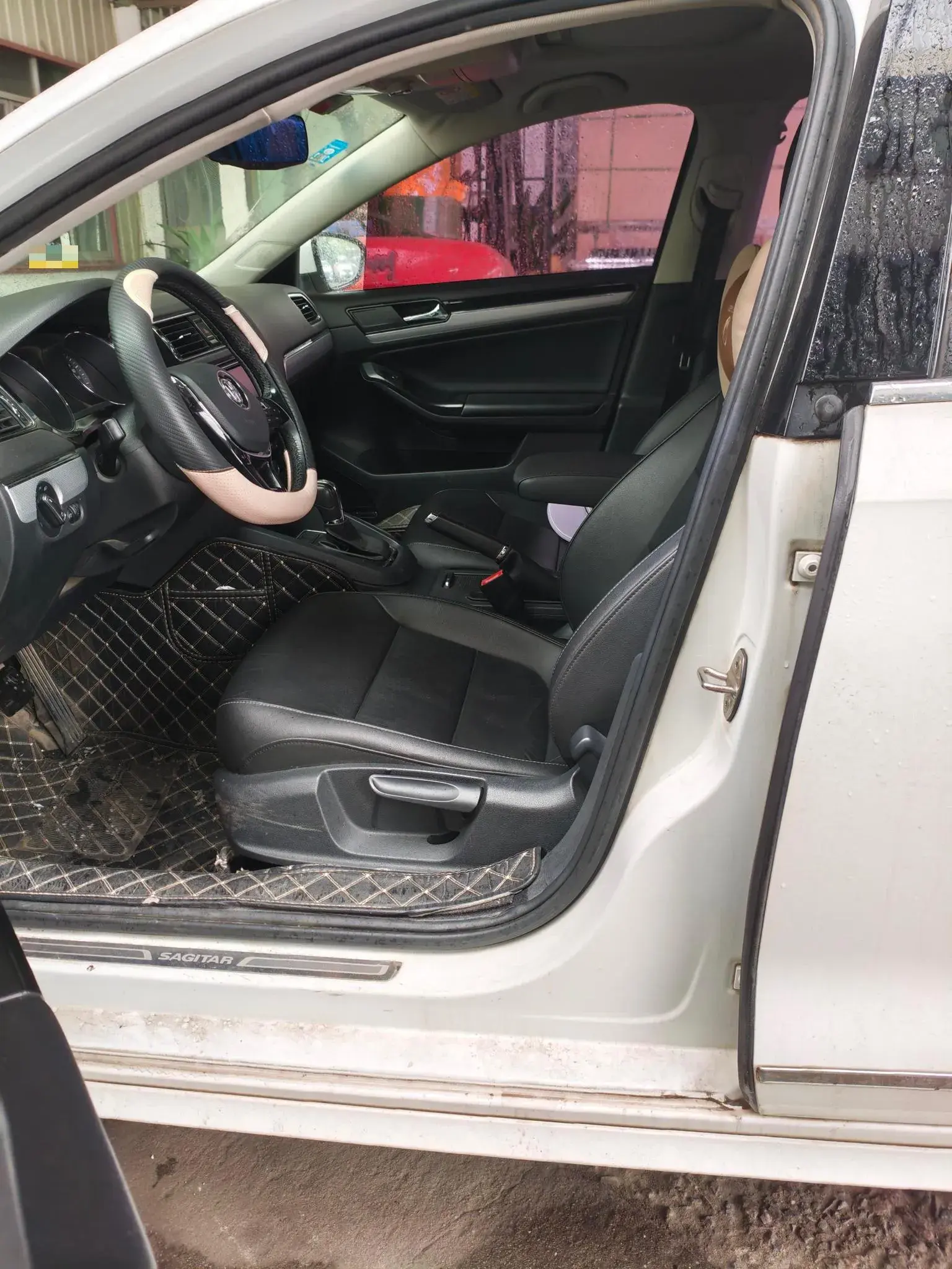 2018 VOLKSWAGEN SAGITAR thumbnail 3