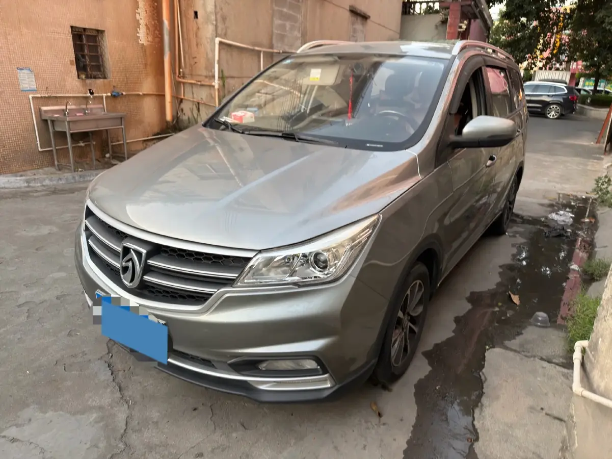 2019 BaoJun 730 1.5L 112HP L4 6MT 2019 BaoJun 730 1.5L 112HP L4 6MT