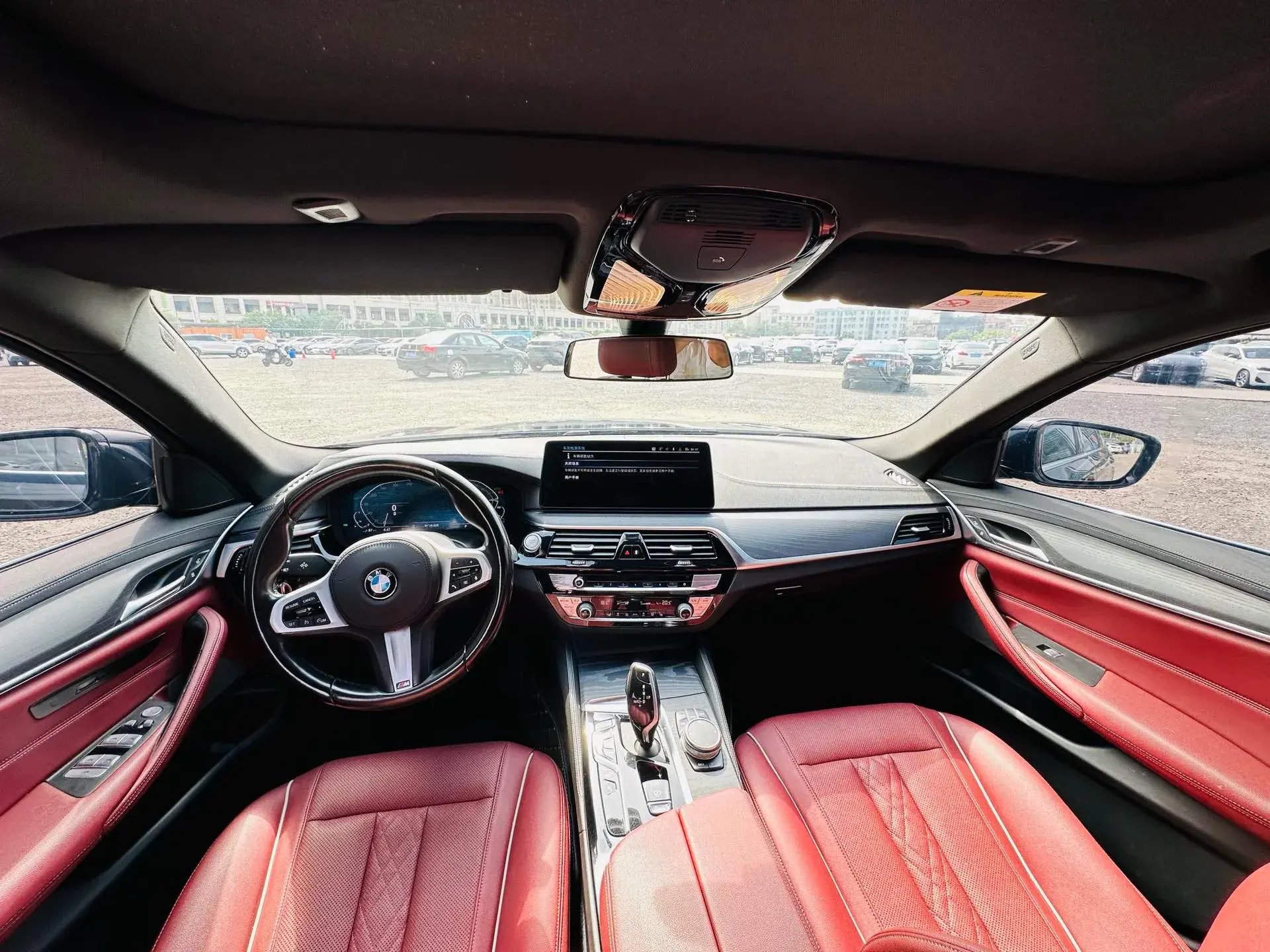 2021 BMW 5 thumbnail 4