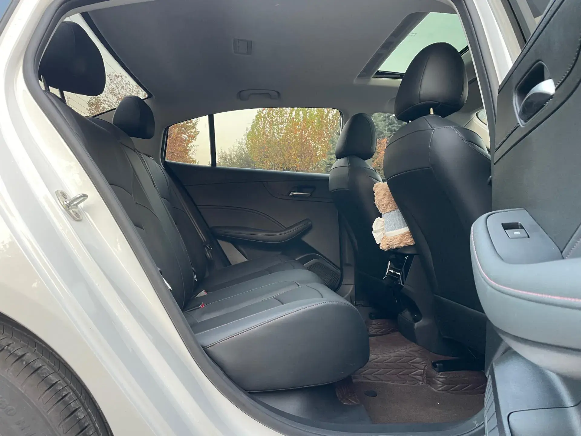 2023 ROEWE I5 thumbnail 4