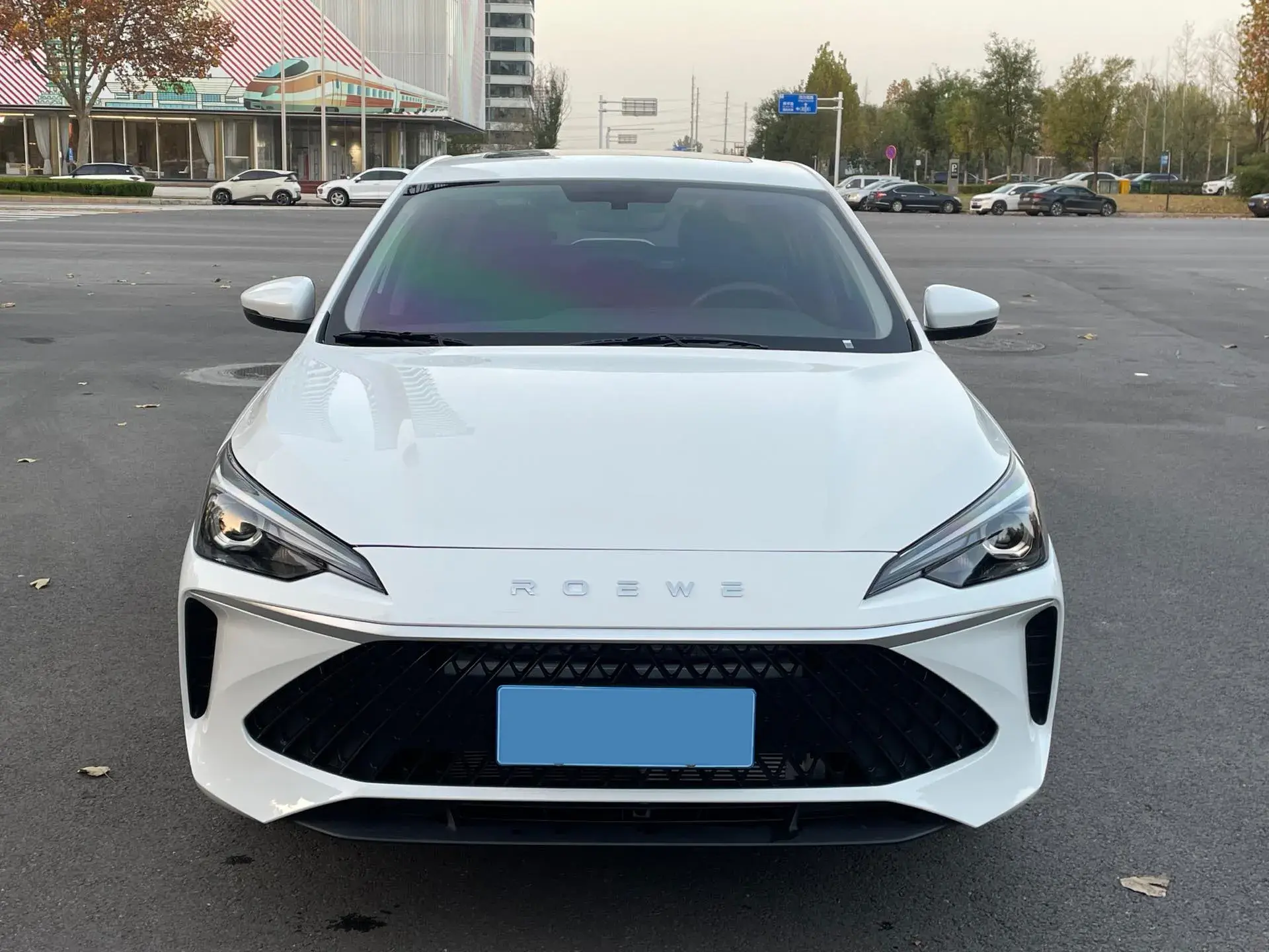 2023 ROEWE I5 thumbnail 2