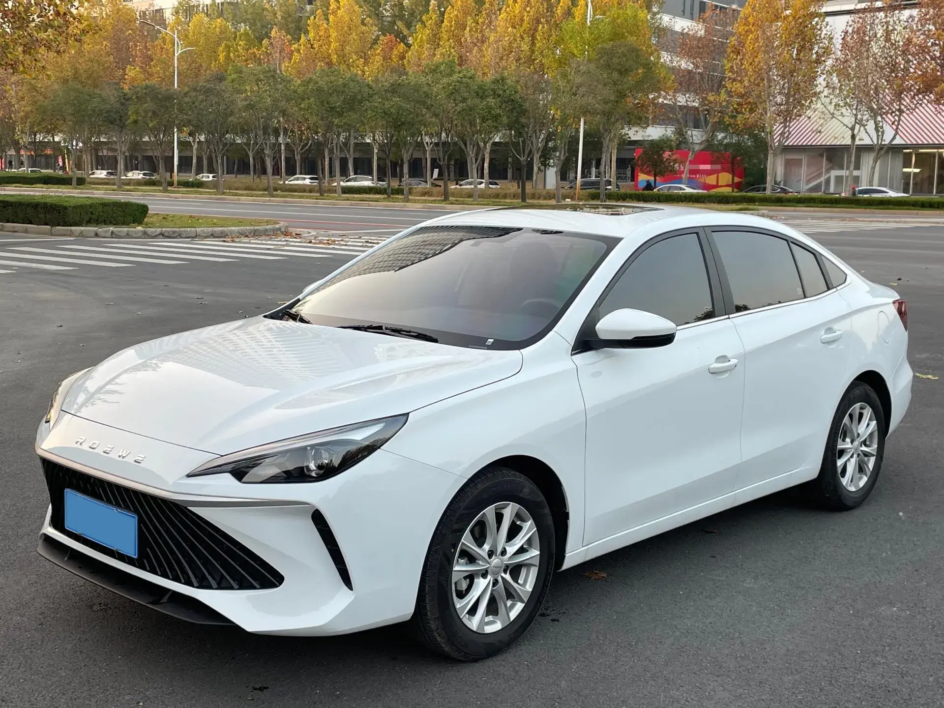 2023 ROEWE I5 view 1