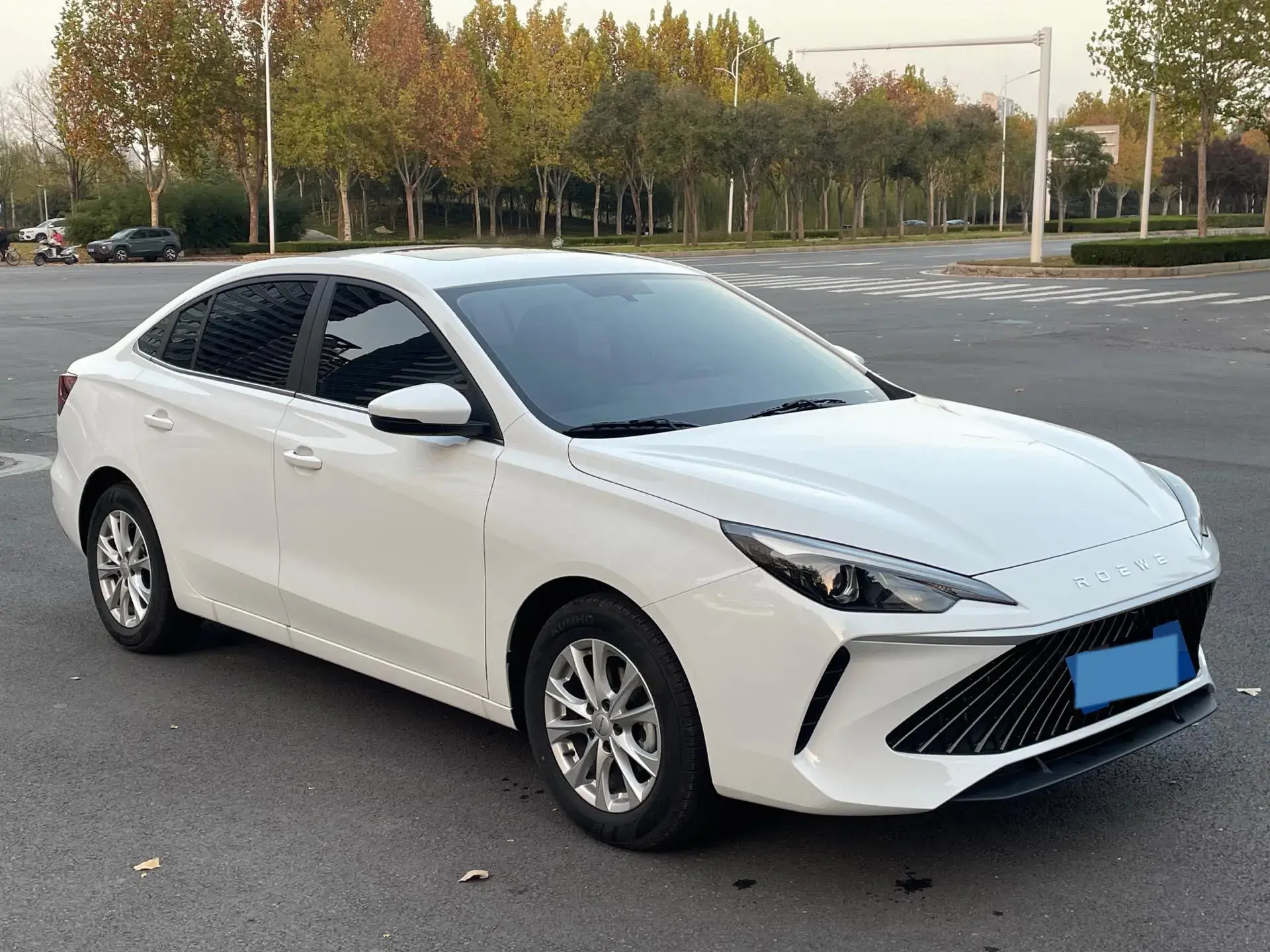 2023 ROEWE I5 thumbnail 3