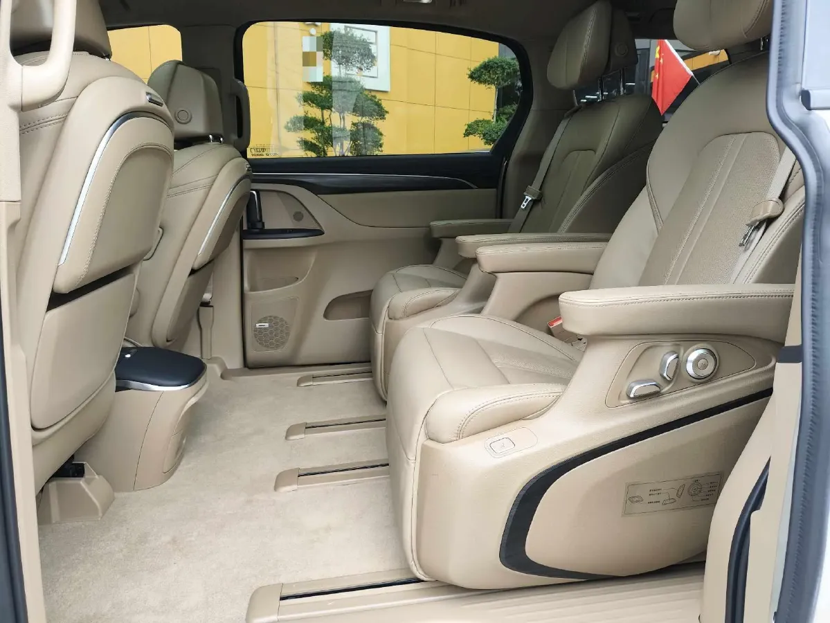 2021 Buick GL8 2.0T 237HP L4 9AT,autocango,china used car exporter,china ev exporter,chinese used car exporter,chinese used ev exporter