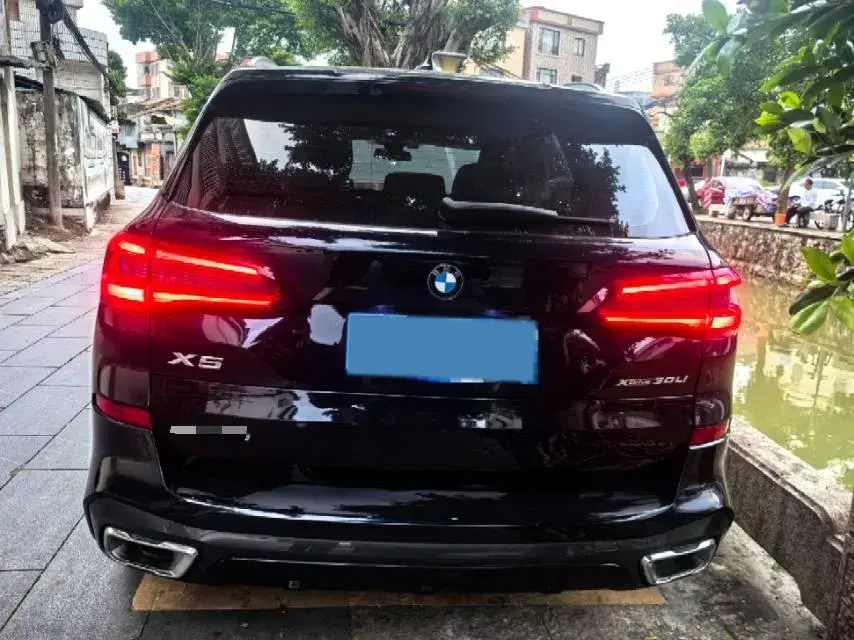 2022 BMW X5 thumbnail 3