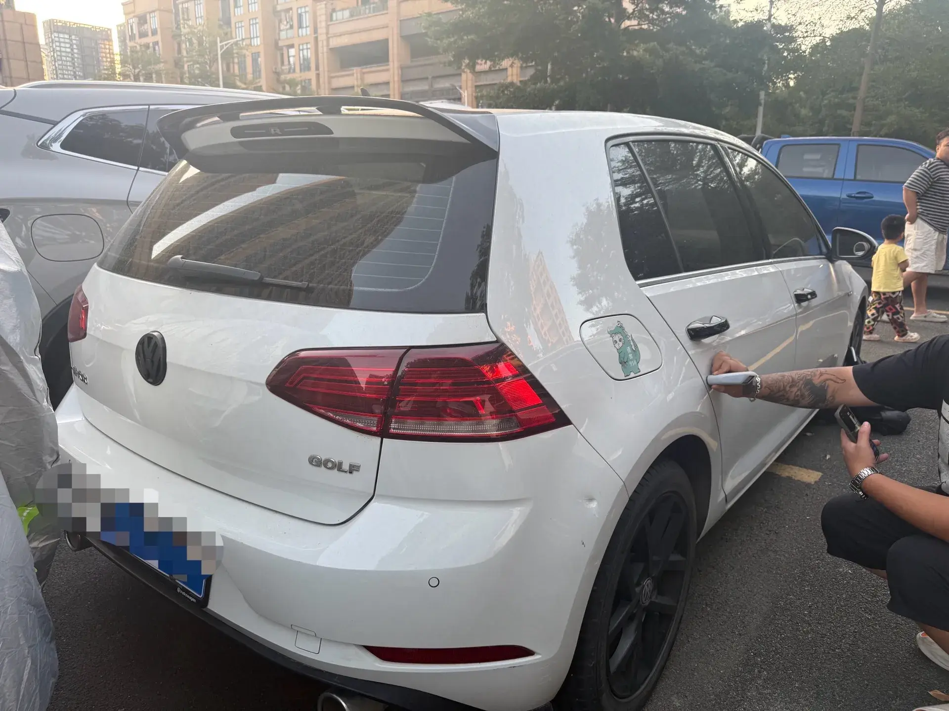 2020 VOLKSWAGEN GOLF thumbnail 3