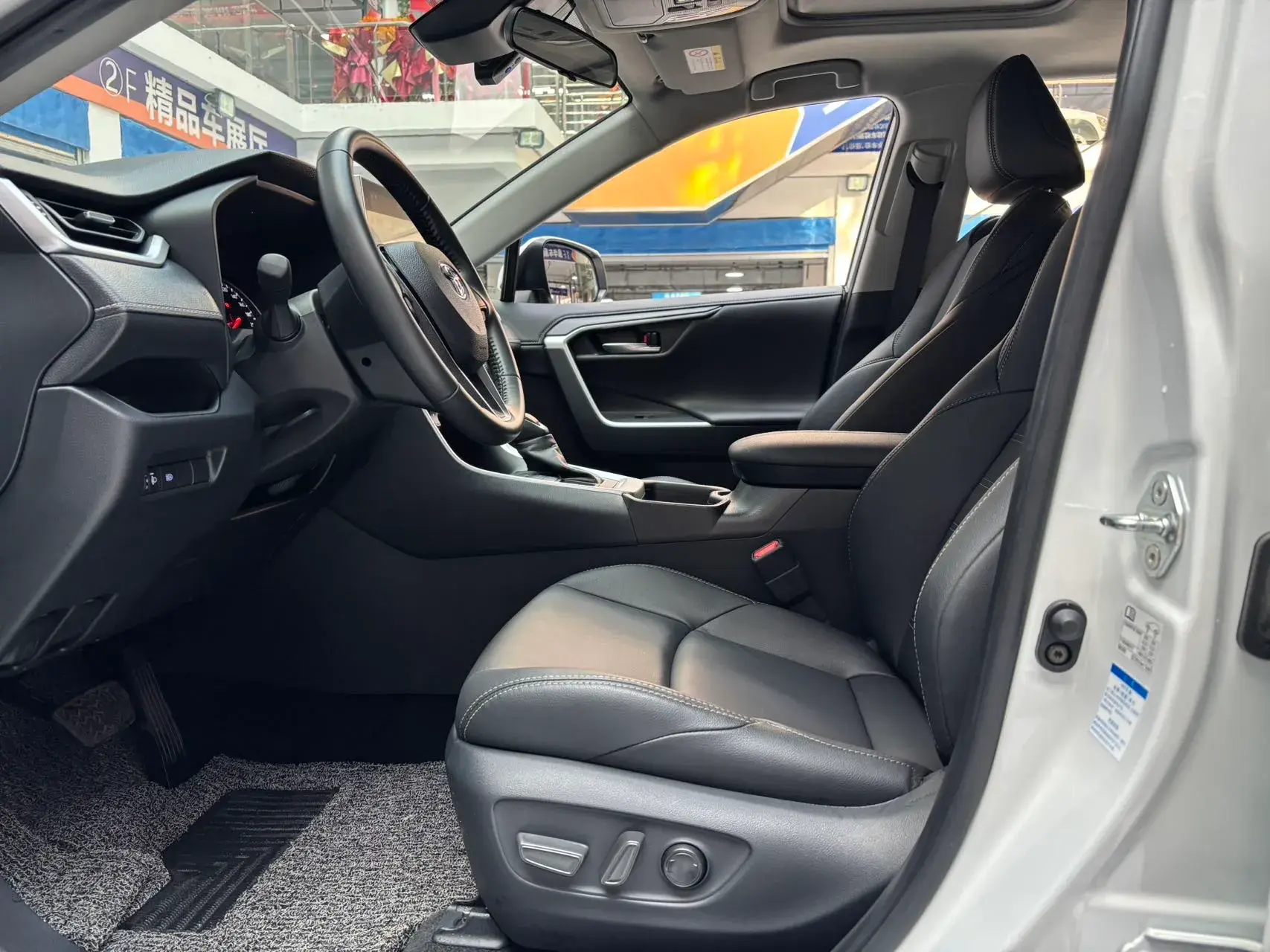 2021 TOYOTA WILDLANDER thumbnail 4