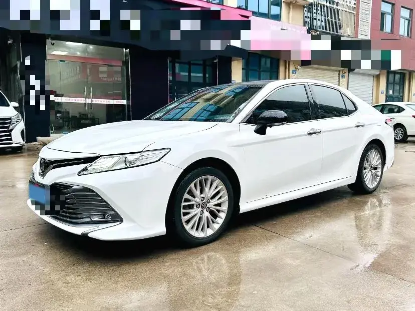 2019 Toyota Camry 2.5L 209HP L4 8AT