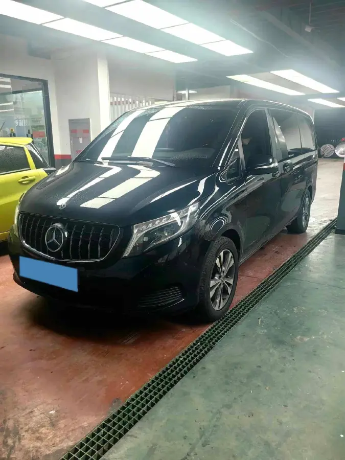 2018 Mercedes-Benz V Class 2.0T 211HP L4 7AT