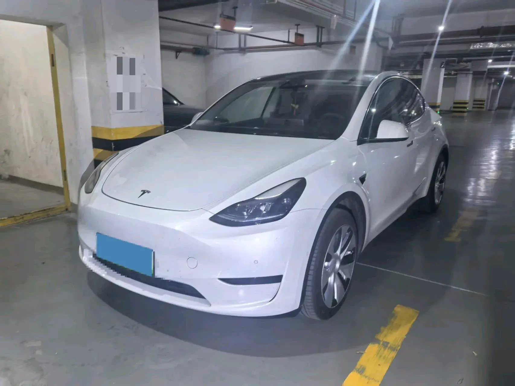 2022 TESLA MODEL view 1