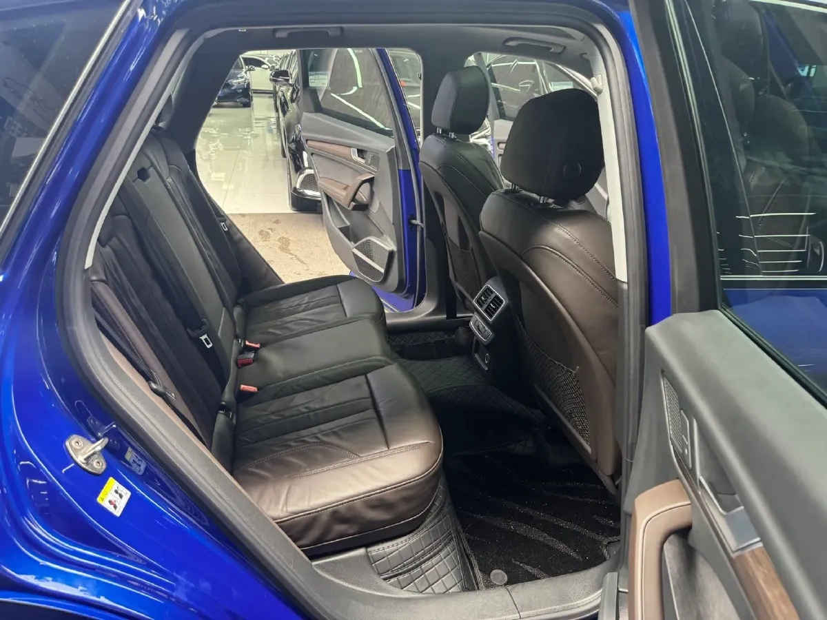 2023 Audi Q5L 2.0T 245HP L4 7DCT,autocango,china used car exporter,china ev exporter,chinese used car exporter,chinese used ev exporter