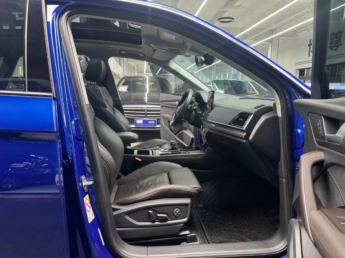 2023 Audi Q5L 2.0T 245HP L4 7DCT,autocango,china used car exporter,china ev exporter,chinese used car exporter,chinese used ev exporter