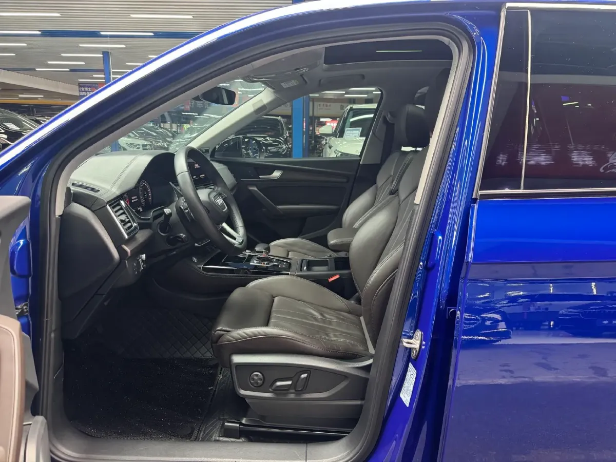 2023 Audi Q5L 2.0T 245HP L4 7DCT,autocango,china used car exporter,china ev exporter,chinese used car exporter,chinese used ev exporter