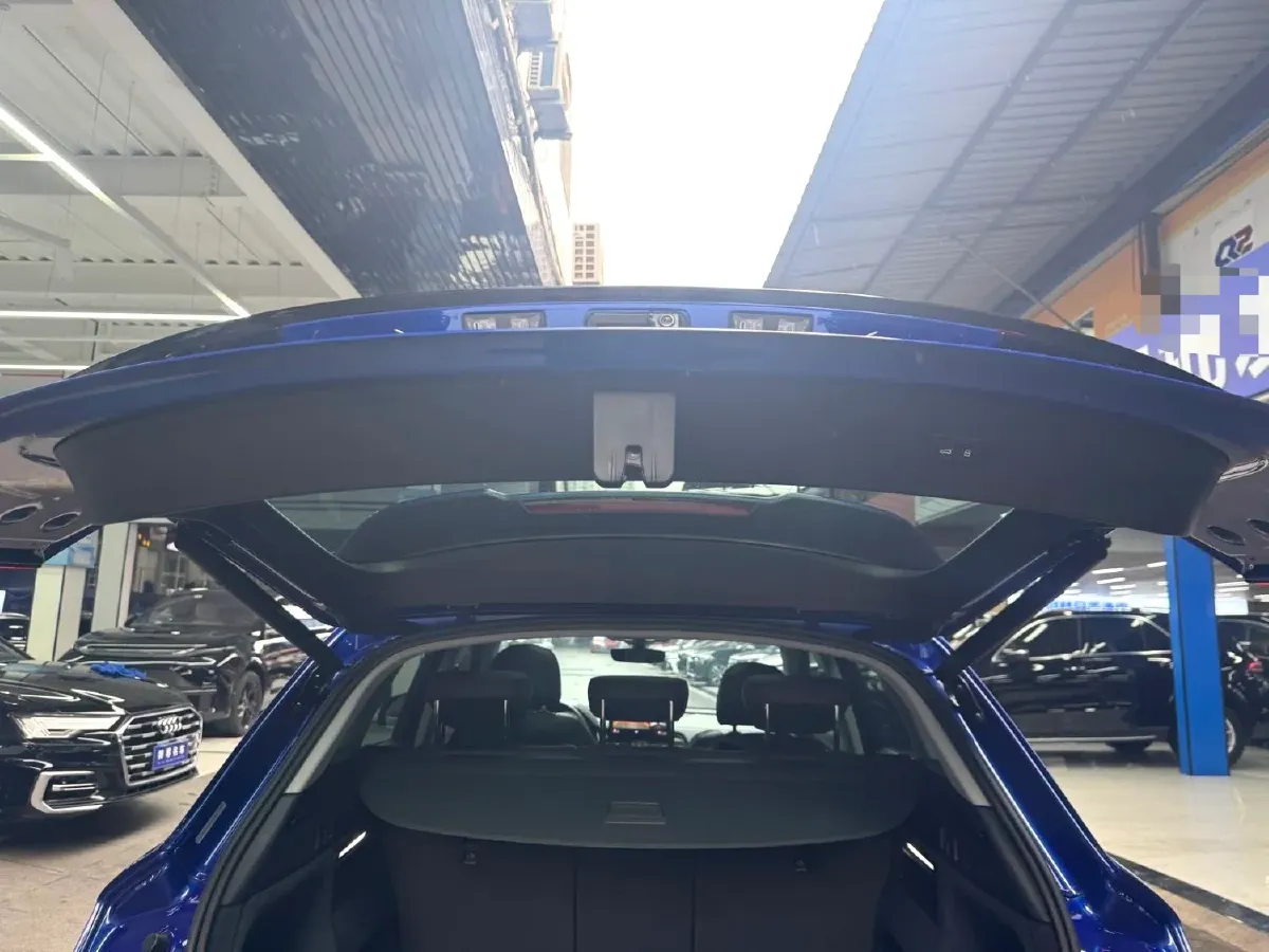 2023 Audi Q5L 2.0T 245HP L4 7DCT,autocango,china used car exporter,china ev exporter,chinese used car exporter,chinese used ev exporter