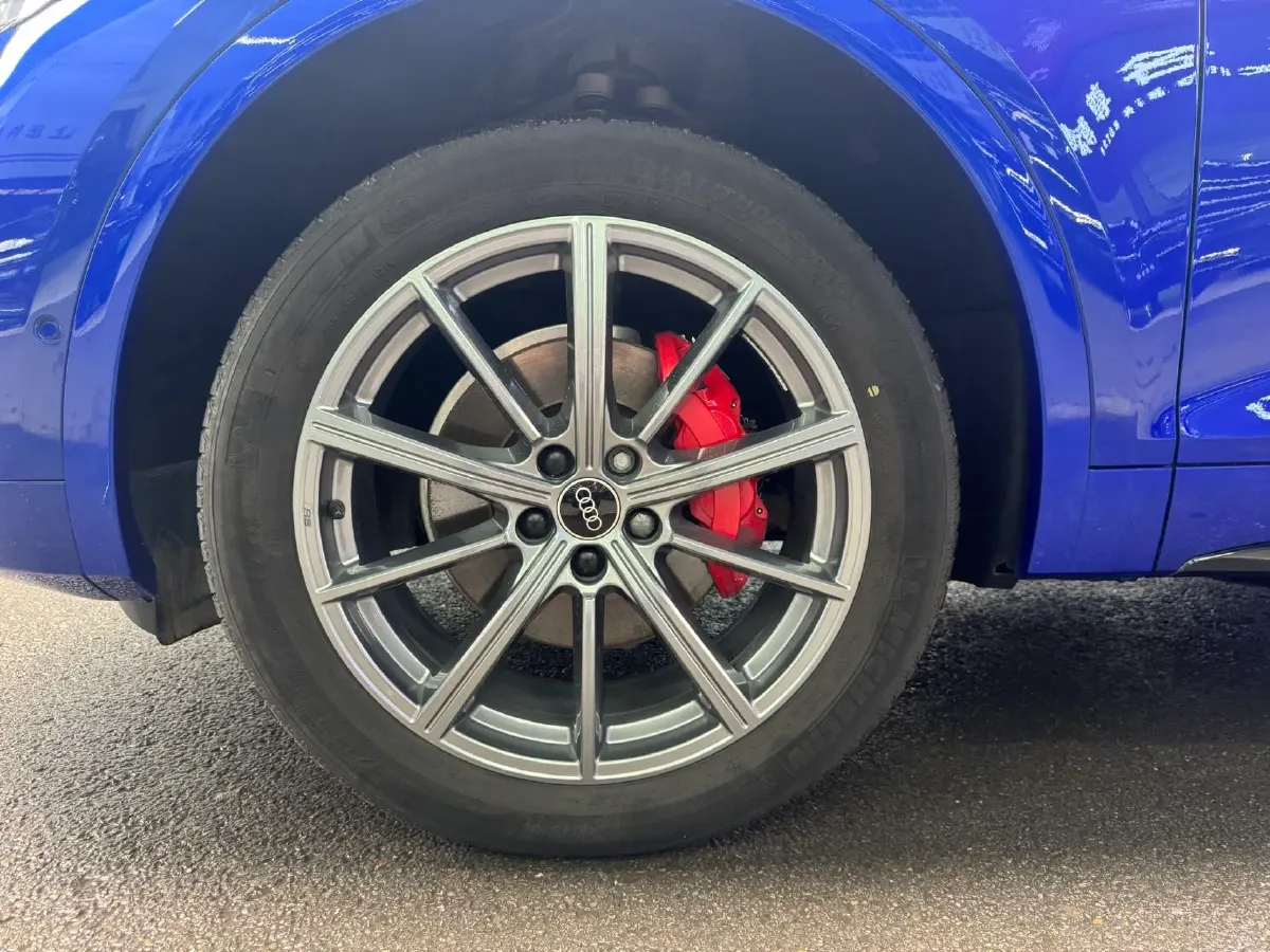 2023 Audi Q5L 2.0T 245HP L4 7DCT,autocango,china used car exporter,china ev exporter,chinese used car exporter,chinese used ev exporter