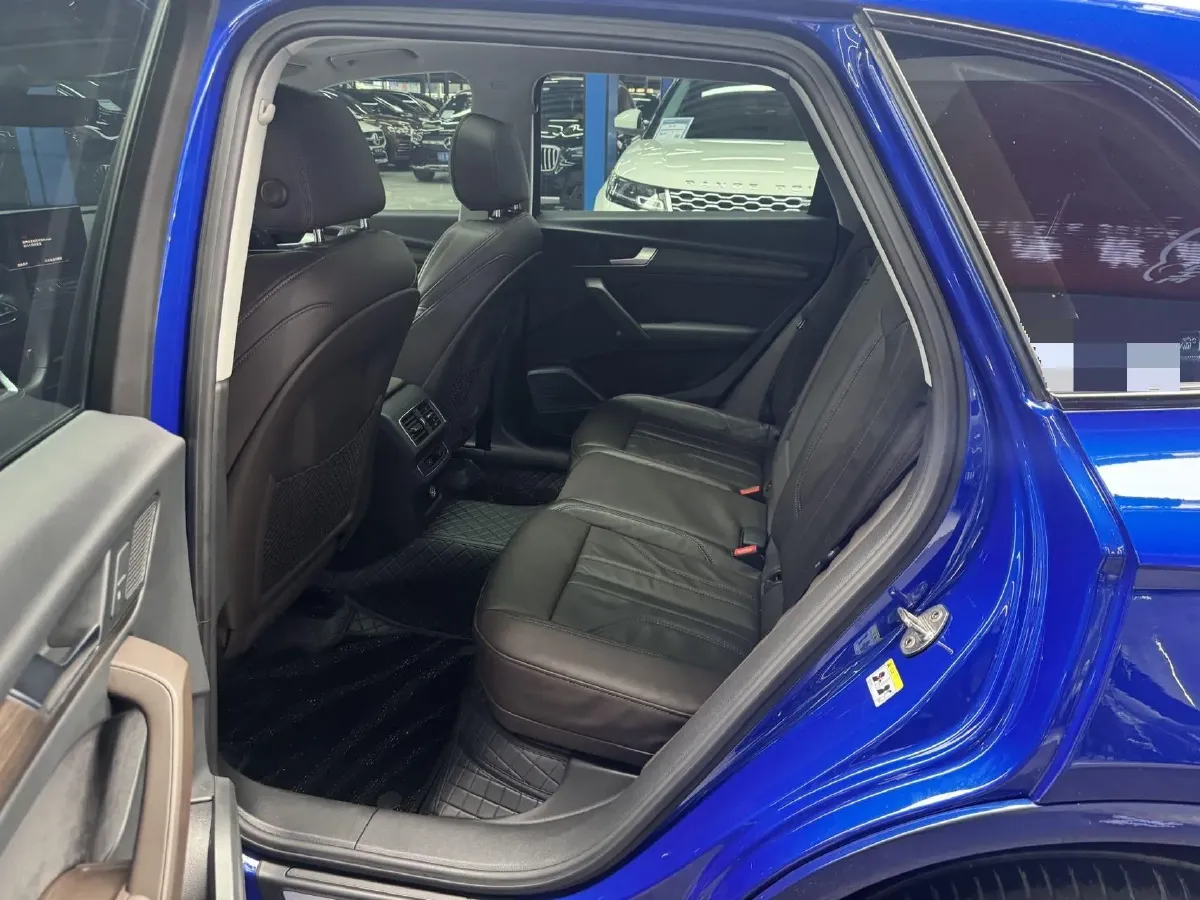 2023 Audi Q5L 2.0T 245HP L4 7DCT,autocango,china used car exporter,china ev exporter,chinese used car exporter,chinese used ev exporter