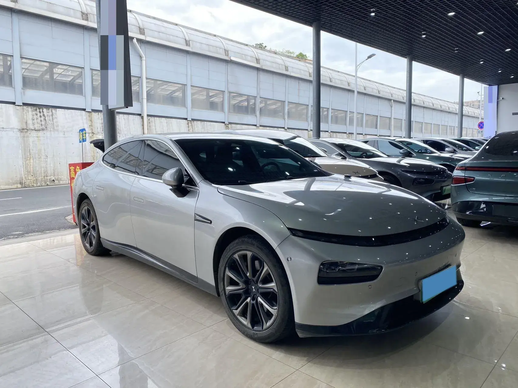 2020 XPENG P7 thumbnail 3