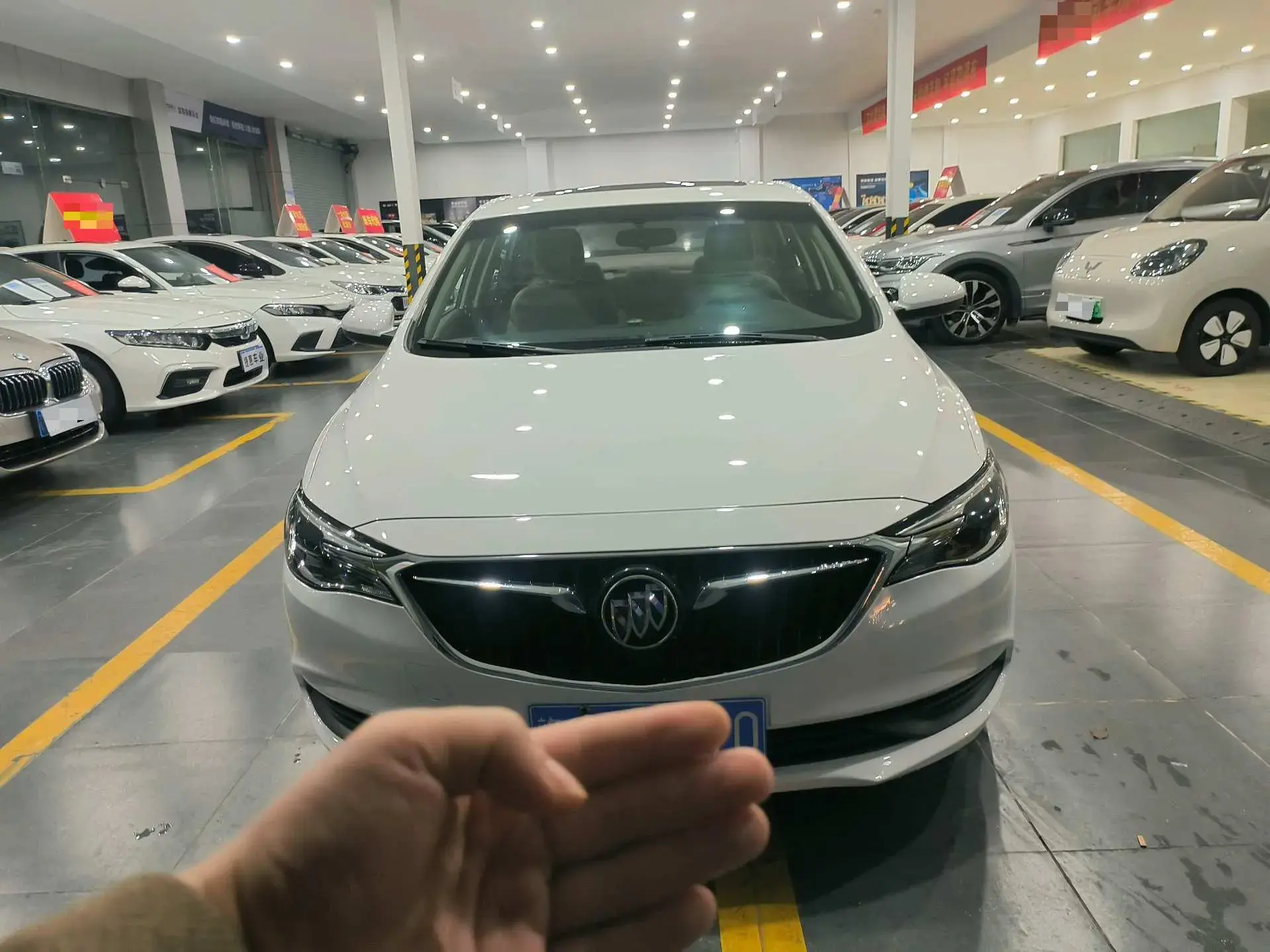 2020 BUICK REGAL thumbnail 2