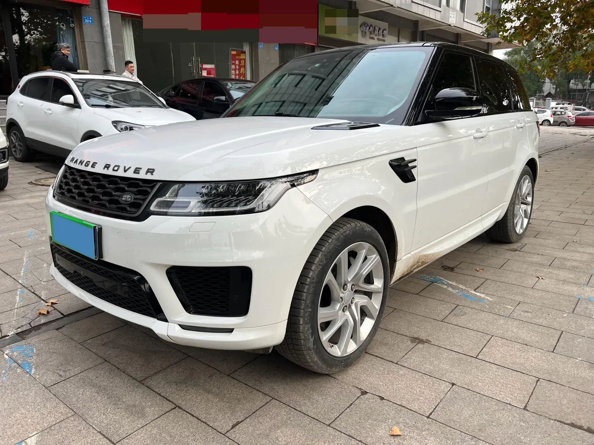 2020 LAND ROVER view 1