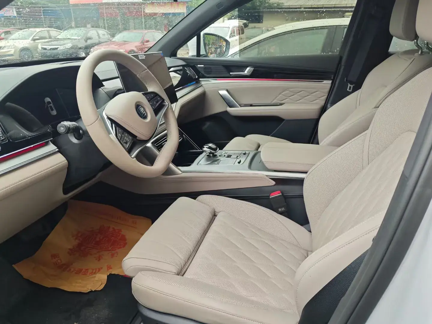 2025 BYD TANG thumbnail 3