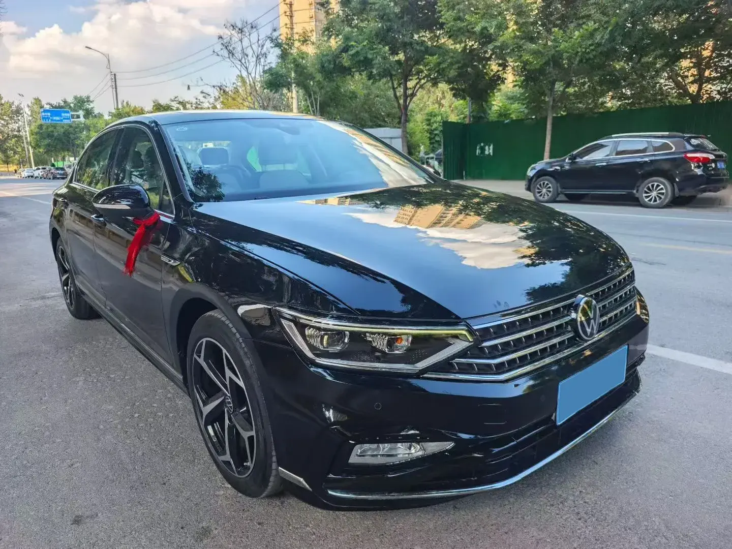 2025 VOLKSWAGEN MAGOTAN thumbnail 2