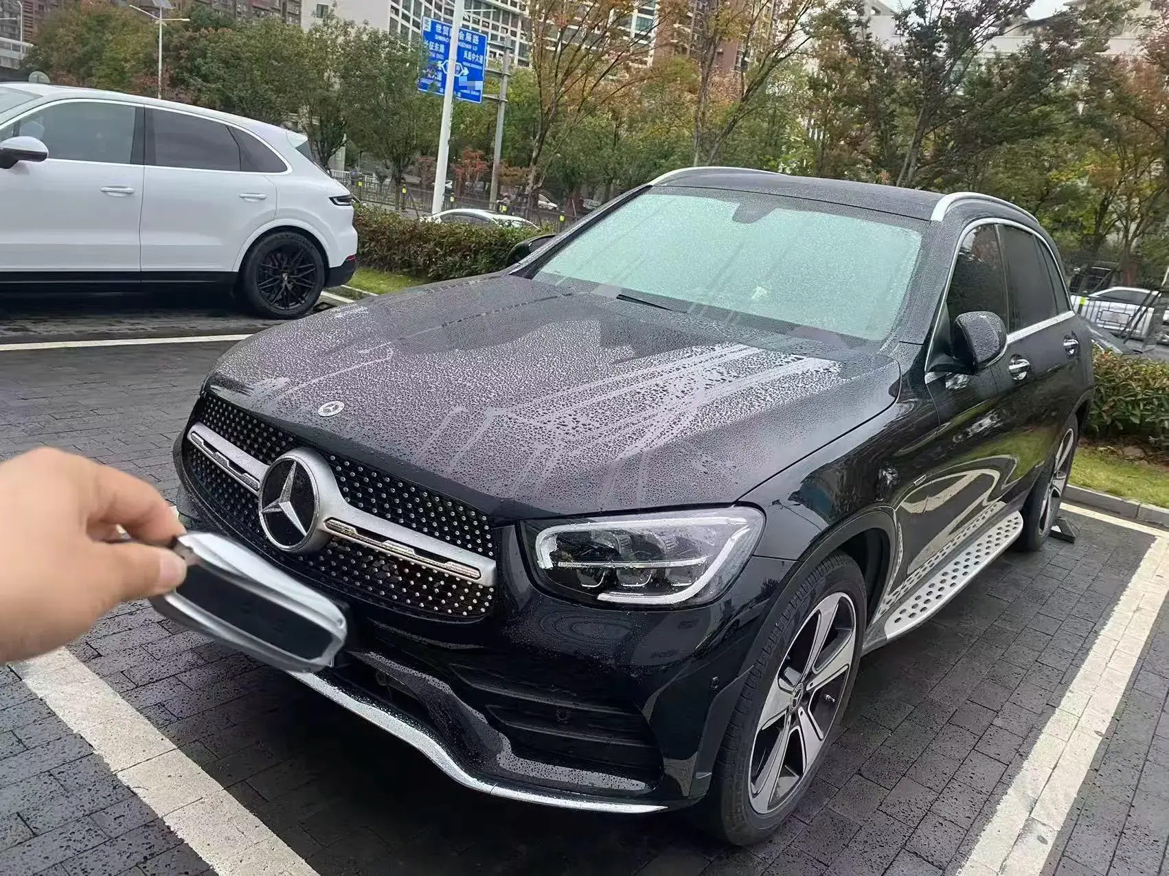 2022 MERCEDES-BENZ GLC view 1