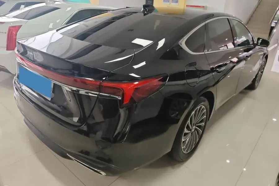 2023 BUICK LARCOSSE thumbnail 3