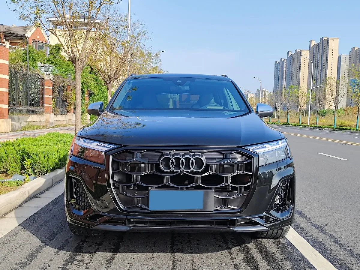 2024 Audi SQ7 4.0T 507HP V8 8AT,autocango,china used car exporter,china ev exporter,chinese used car exporter,chinese used ev exporter