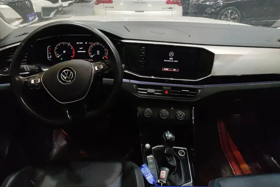 2021 VOLKSWAGEN TAYRON thumbnail 4