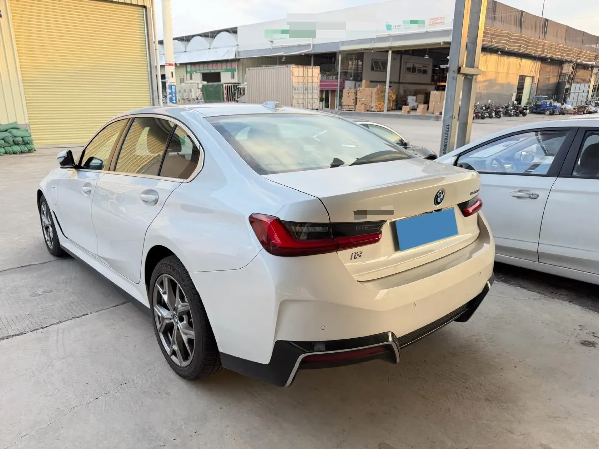 2024 BMW i3 BEV 70KWH,autocango,china used car exporter,china ev exporter,chinese used car exporter,chinese used ev exporter