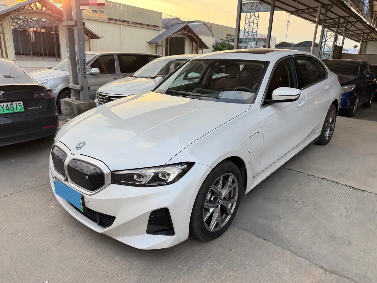 2024 BMW i3 BEV 70KWH