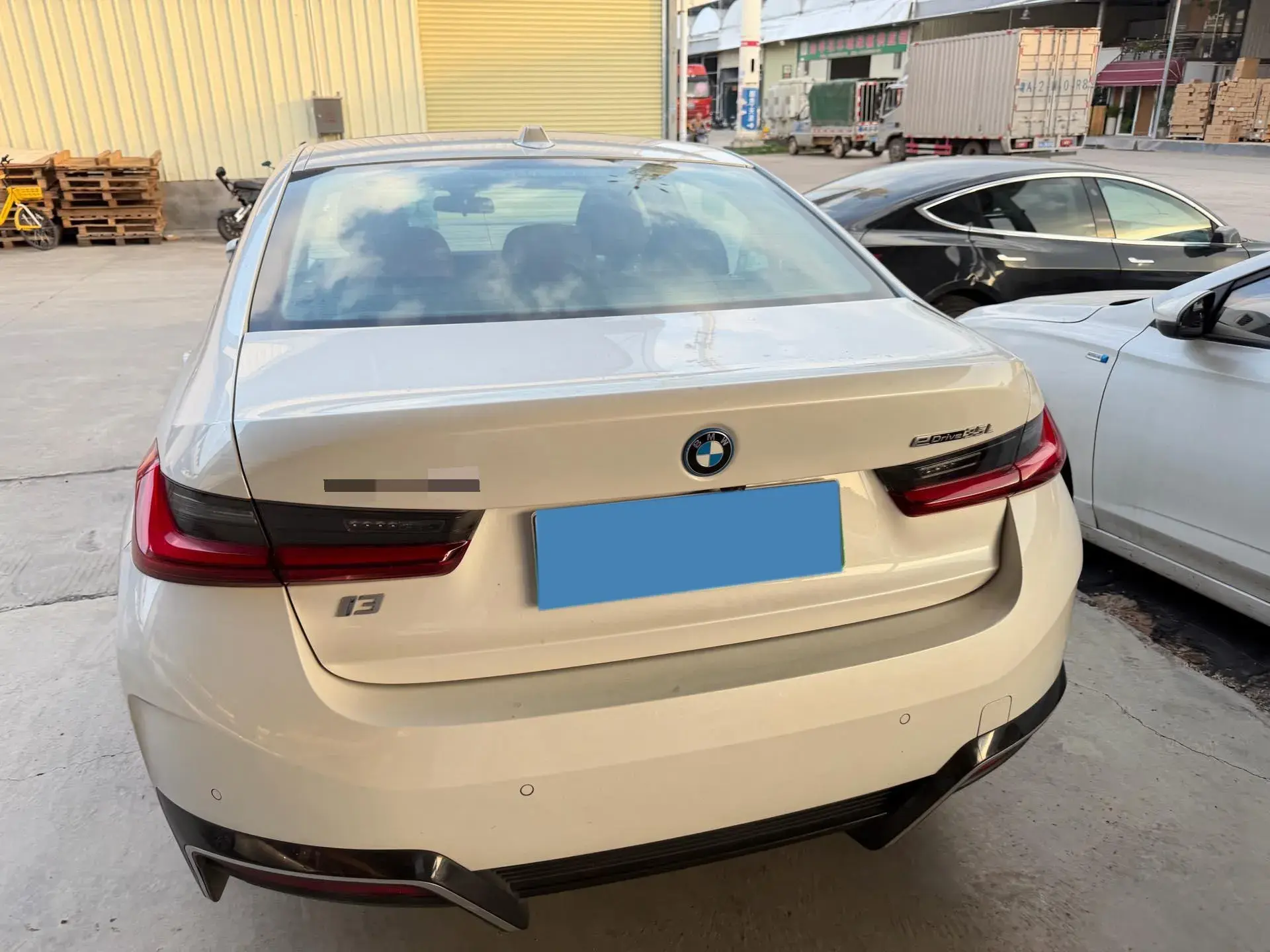 2024 BMW I3 thumbnail 4